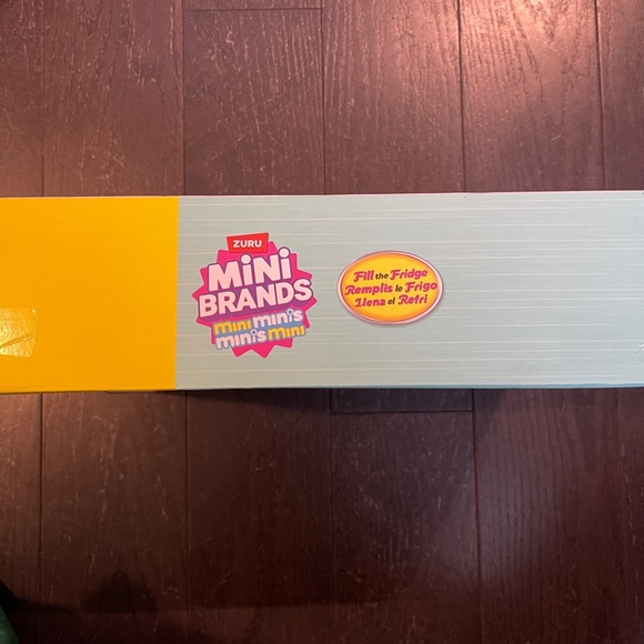 NEW ZURU Mini Brands Fill the Fridge Playset Fridge + 3 Balls + Exclusive mini - Picture 2 of 5